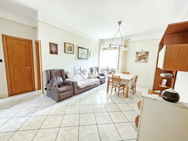 Appartamento in vendita di 95 m² in Via Cesare Battisti, 165