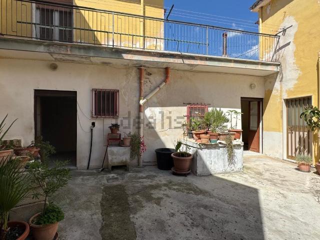 Appartamento in vendita di 95 m² in Via Cesare Battisti