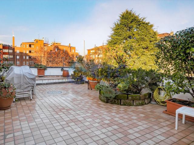 Appartamento in vendita di 95 m² in Via Cesare Battisti, 8