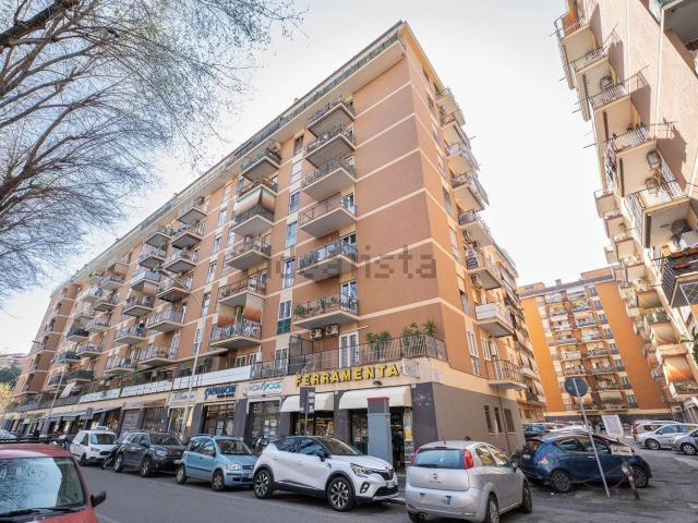 Appartamento in vendita di 95 m² in Via Cherso