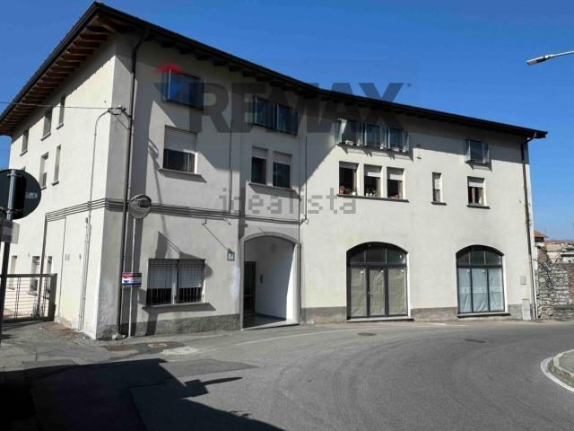 Appartamento in vendita di 95 m² in Via Cimone, 9