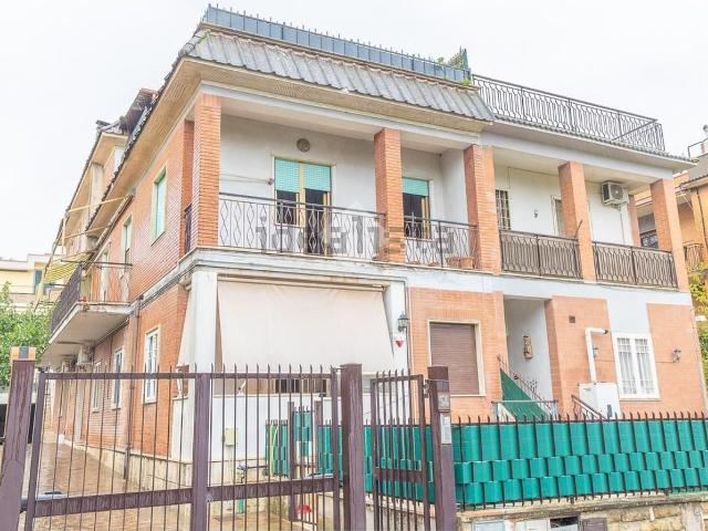 Appartamento in vendita di 95 m² in Via Ciro Menotti