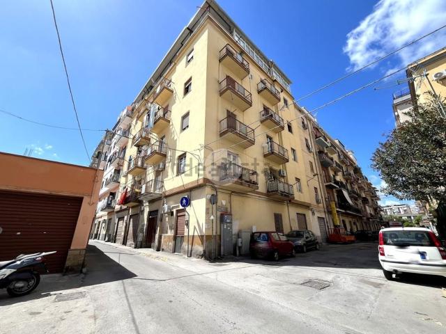 Appartamento in vendita di 95 m² in Via Cortigiani, 19