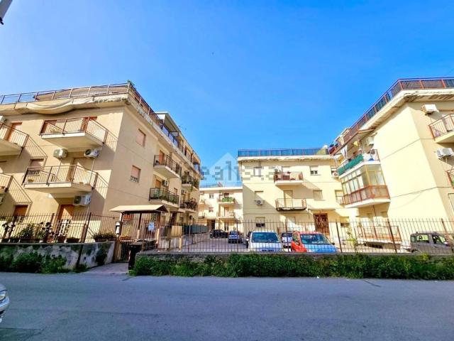 Appartamento in vendita di 95 m² in Via Cruillas, 61