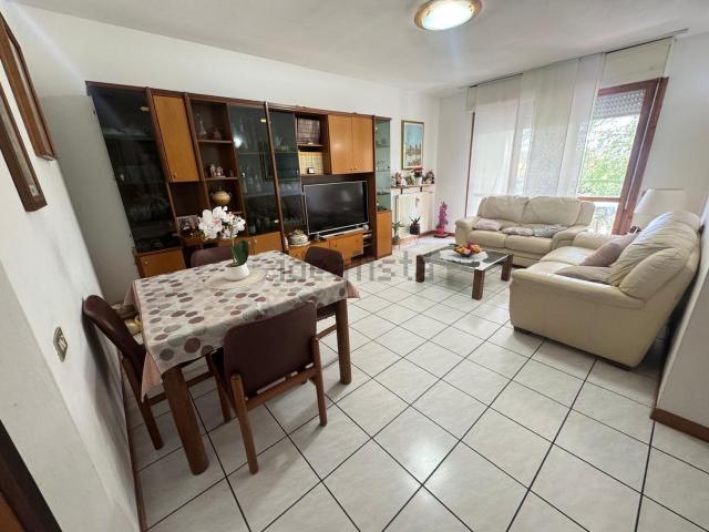 Appartamento in vendita di 95 m² in Via Cusago, 13