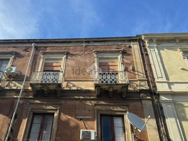 Appartamento in vendita di 95 m² in Via D&apos Amico, 11