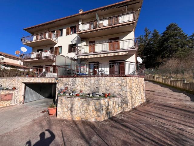Appartamento in vendita di 95 m² in Via dei Marsi, 280