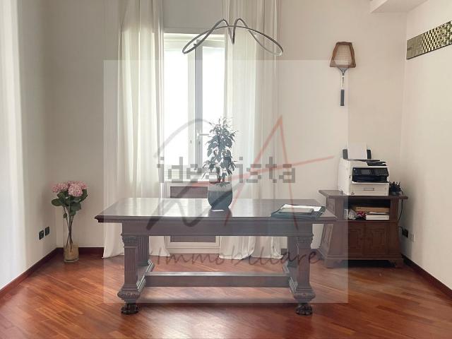 Appartamento in vendita di 95 m² in Via dei Savorelli, 10