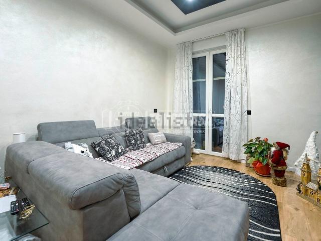 Appartamento in vendita di 95 m² in Via del Giordano