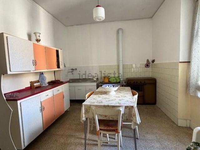 Appartamento in vendita di 95 m² in Via del Lago, 33