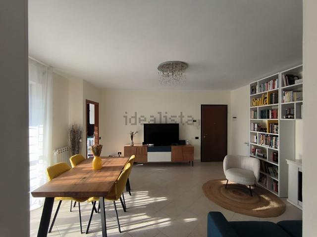 Appartamento in vendita di 95 m² in Via del Maggiolino, 126