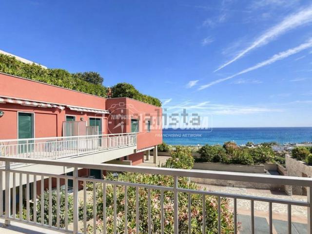 Appartamento in vendita di 95 m² in Via del Mare, 54
