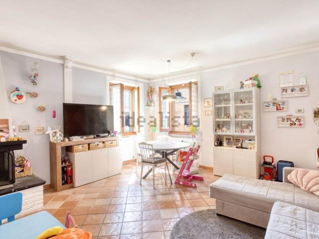 Appartamento in vendita di 95 m² in Via della Villa