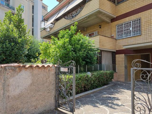 Appartamento in vendita di 95 m² in Via della Pineta Sacchetti, 84