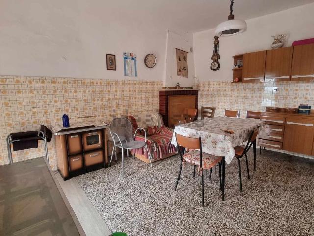 Appartamento in vendita di 95 m² in Via della Portella