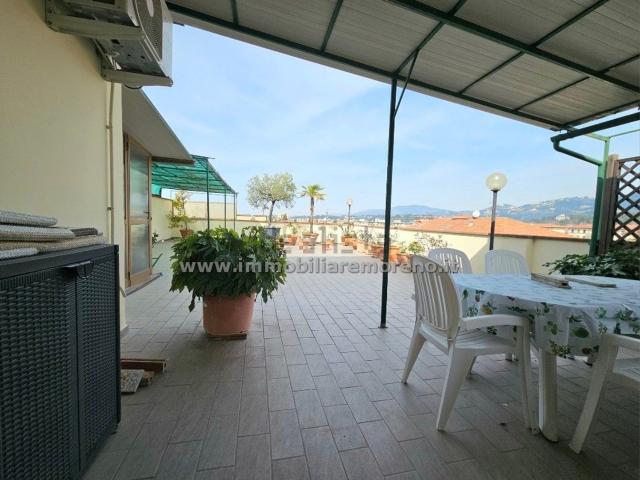 Appartamento in vendita di 95 m² in Via della Rondinella