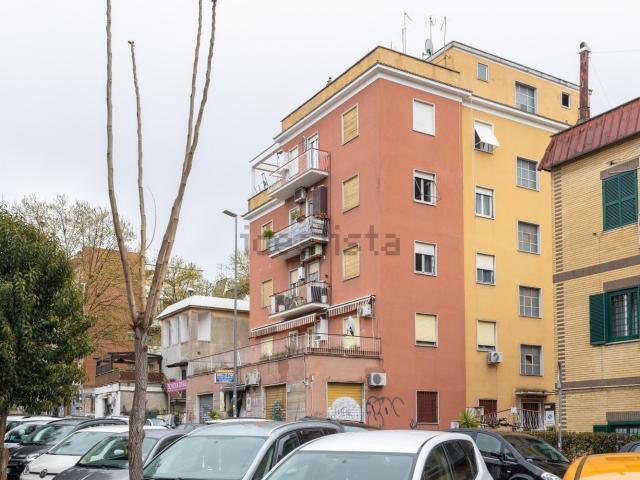 Appartamento in vendita di 95 m² in Via delle Palme, 34