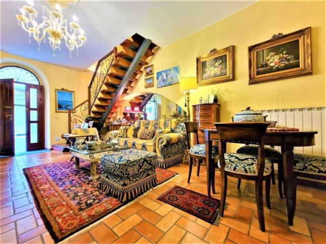 Appartamento in vendita di 95 m² in Via delle Piagge, 54