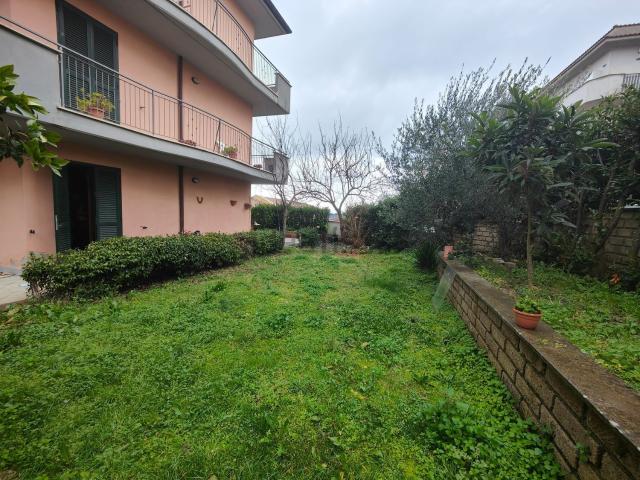 Appartamento in vendita di 95 m² in Via di Quarantina, 3