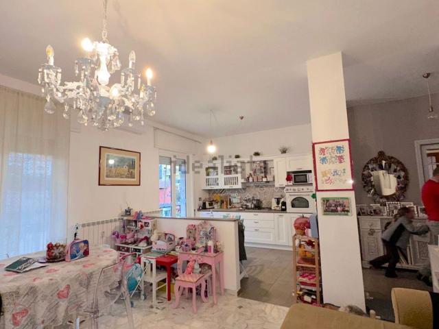 Appartamento in vendita di 95 m² in Via Diano Calderina