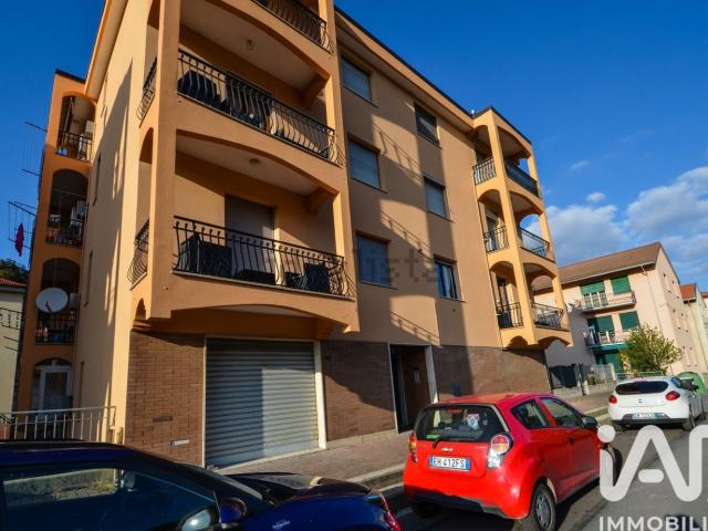 Appartamento in vendita di 95 m² in Via Donegani