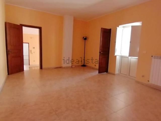 Appartamento in vendita di 95 m² in Via DONNOLA, 15