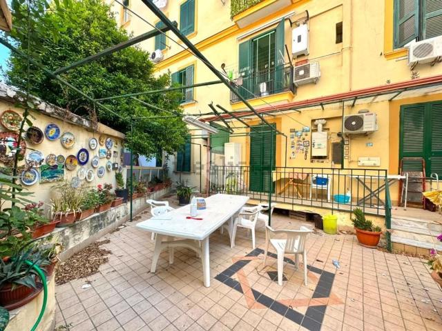 Appartamento in vendita di 95 m² in Via Duca Ferrante della Marra, 3