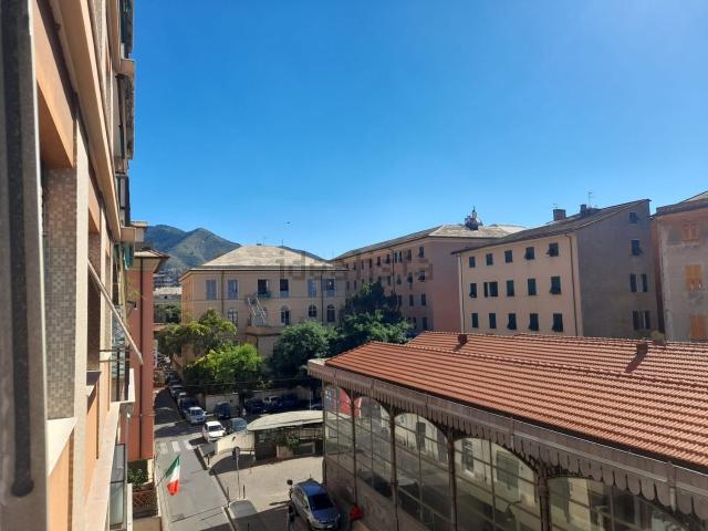 Appartamento in vendita di 95 m² in Via Emanuele Ferro