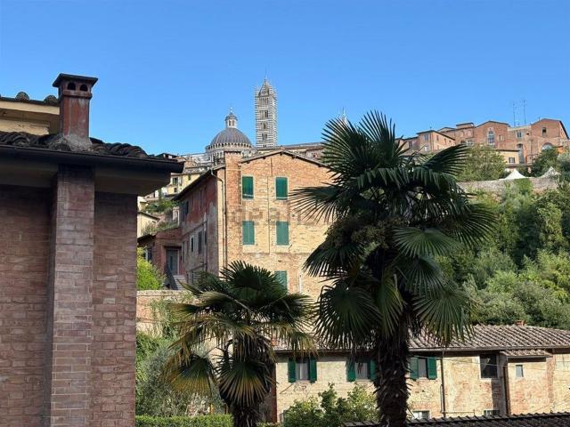Appartamento in vendita di 95 m² in Via Esterna di Fontebranda