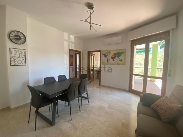 Appartamento in vendita di 95 m² in Via Francesco Crispi, 75