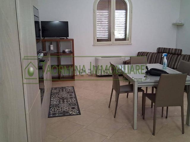 Appartamento in vendita di 95 m² in Via Francesco Atenasio, 3