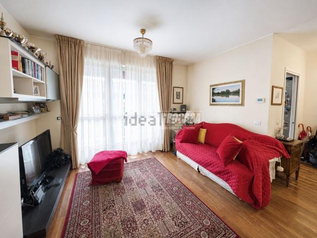 Appartamento in vendita di 95 m² in Via Francesco Gonin, 64