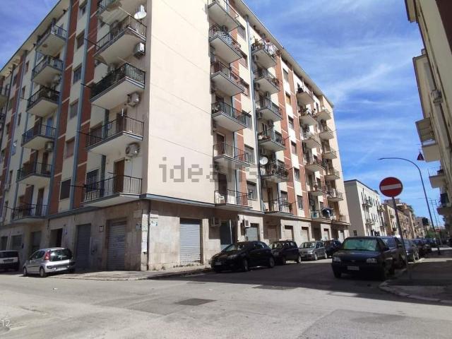 Appartamento in vendita di 95 m² in Via Francesco Figliolia