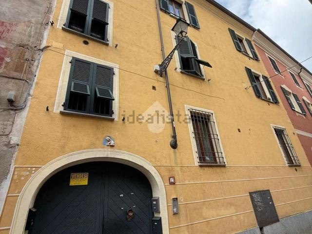 Appartamento in vendita di 95 m² in Via G. C. Abba, 17