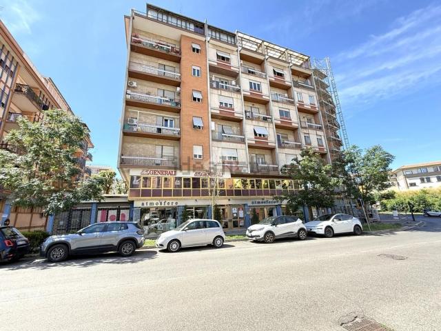 Appartamento in vendita di 95 m² in Via Genova, 17
