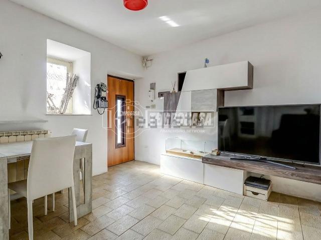 Appartamento in vendita di 95 m² in Via Genova, 2