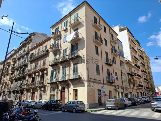 Appartamento in vendita di 95 m² in Via Giacomo Cusmano