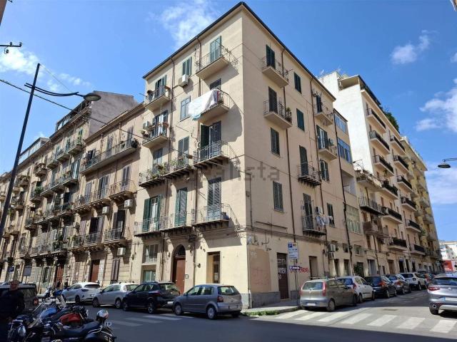 Appartamento in vendita di 95 m² in Via Giacomo Cusmano