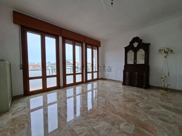 Appartamento in vendita di 95 m² in Via Giacomo Leopardi, 1