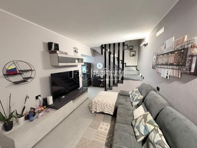 Appartamento in vendita di 95 m² in Via Giacomo Leopardi