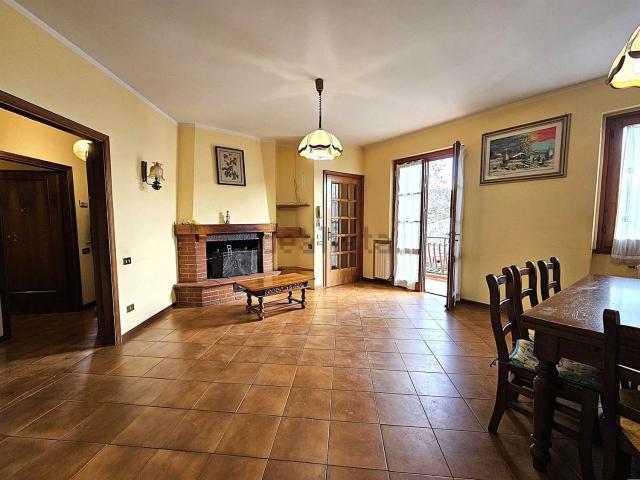 Appartamento in vendita di 95 m² in Via Giacomo Leopardi, 6