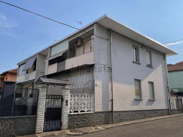 Appartamento in vendita di 95 m² in Via Giacomo Puccini, 3