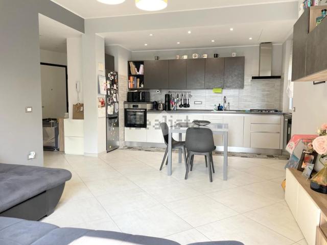 Appartamento in vendita di 95 m² in Via Giacomo Puccini, 15