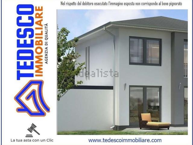 Appartamento in vendita di 95 m² in Via Giardini