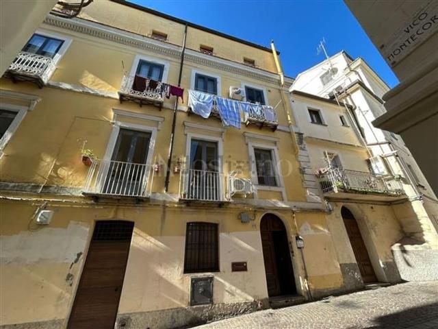 Appartamento in vendita di 95 m² in Via Giuseppe Sensales