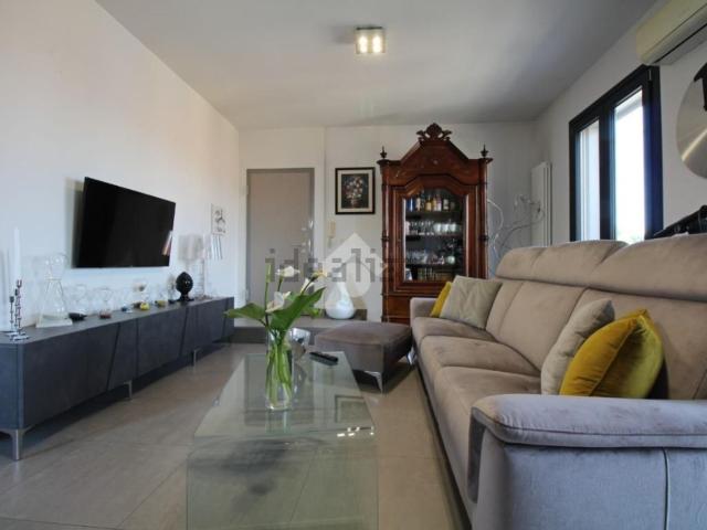 Appartamento in vendita di 95 m² in Via Jacopo da Lentini, 59