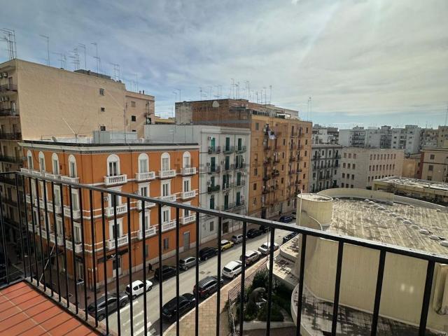 Appartamento in vendita di 95 m² in Via Japigia, 7
