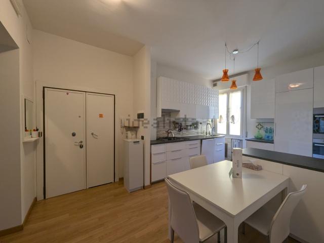 Appartamento in vendita di 95 m² in Via L. Lana, 8