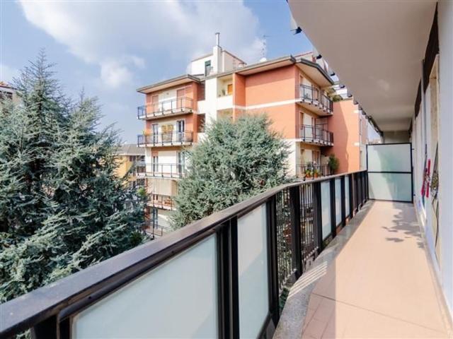 Appartamento in vendita di 95 m² in Via Lario