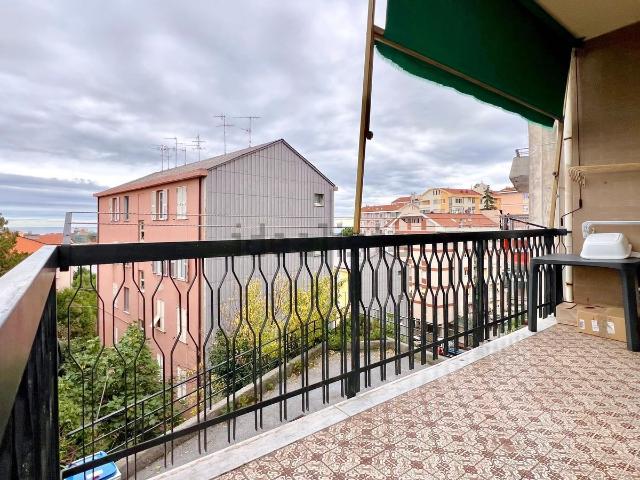 Appartamento in vendita di 95 m² in Via Luciano Romagnoli